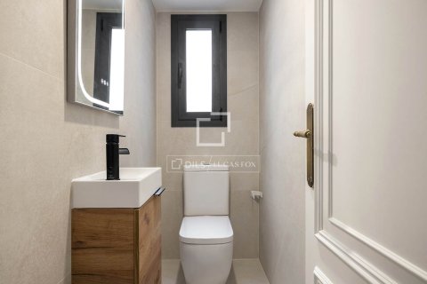 4 bedrooms apartment for rent in Barcelona, Catalonia, Spain № 6643 - photo 17
