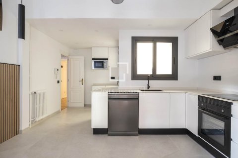 4 bedrooms apartment for rent in Barcelona, Catalonia, Spain № 6643 - photo 13