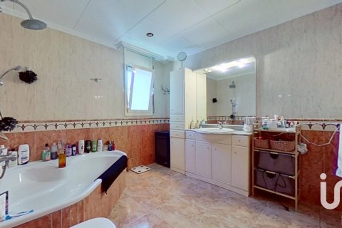 Купить дом в Эль-Вендрель, Испания с 5 спален, 222м², № 4903 - фото 21