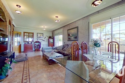 Купить дом в Эль-Вендрель, Испания с 5 спален, 222м², № 4903 - фото 5