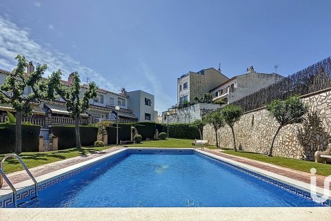 5 bedrooms townhouse for sale in Sant Pere de Ribes, Barcelona, Catalonia, Spain № 4901 - photo 2