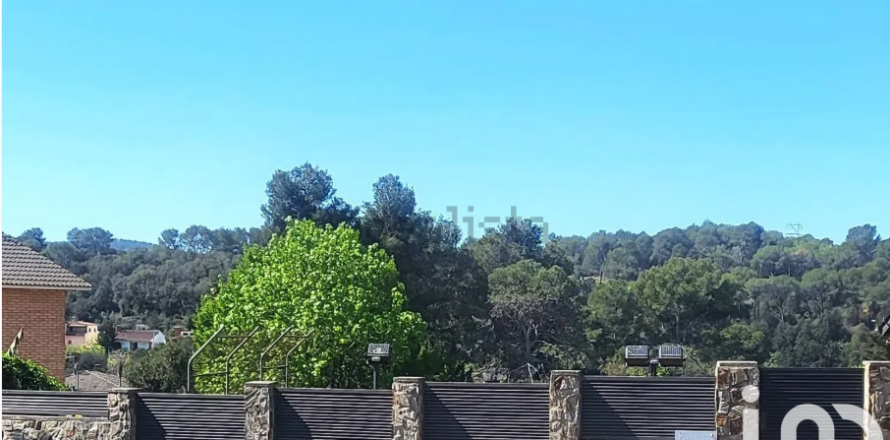 680 sq.m. land plot for sale in Sant Cugat Del Valles, Barcelona, Catalonia, Spain № 4904