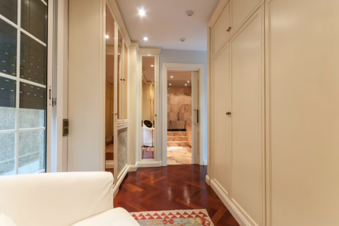 Купить квартиру в Эшампле, Испания с 6 спален, 275м², № 1204 - фото 16