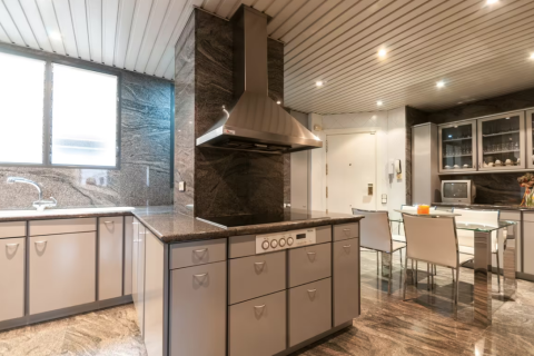 Купить квартиру в Эшампле, Испания с 6 спален, 275м², № 1204 - фото 5