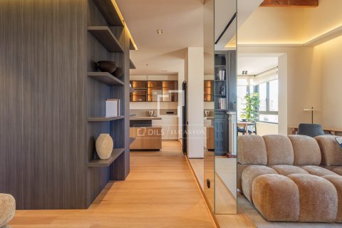 Apartamento de 4 dormitorios en venta en Barcelona, Cataluña, Spain № 4313 - foto 7