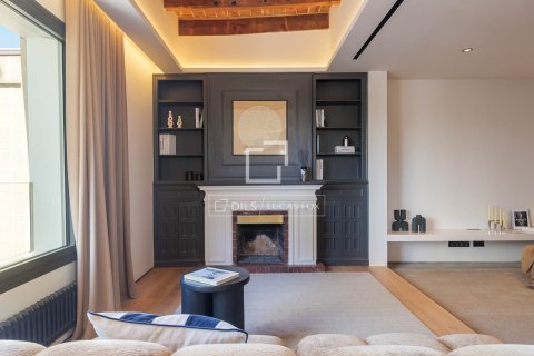 Apartamento de 4 dormitorios en venta en Barcelona, Cataluña, Spain № 4313 - foto 5