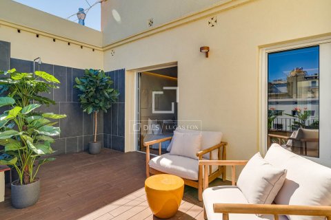 Apartamento de 4 dormitorios en venta en Barcelona, Cataluña, Spain № 4313 - foto 20