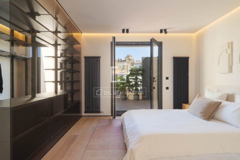 Apartamento de 4 dormitorios en venta en Barcelona, Cataluña, Spain № 4313 - foto 17