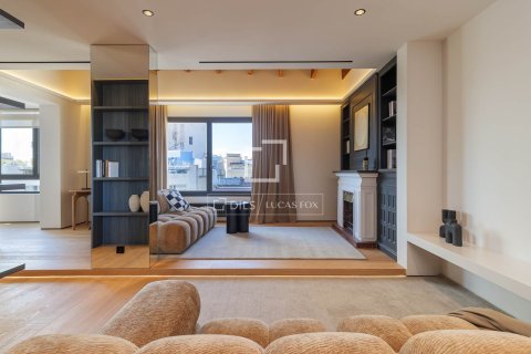 Apartamento de 4 dormitorios en venta en Barcelona, Cataluña, Spain № 4313 - foto 6
