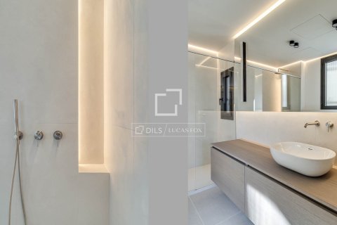 Apartamento de 4 dormitorios en venta en Barcelona, Cataluña, Spain № 4313 - foto 25