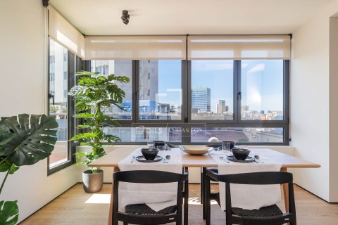 Apartamento de 4 dormitorios en venta en Barcelona, Cataluña, Spain № 4313