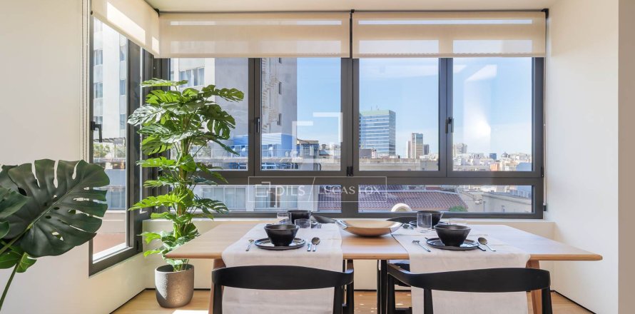 Apartamento de 4 dormitorios en venta en Barcelona, Cataluña, Spain № 4313