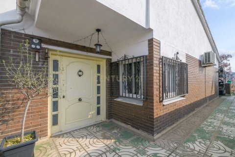 Сasa de 5 dormitorios en venta en Sant Vicenc Dels Horts, Barcelona, Cataluña, Spain № 6848 - foto 3