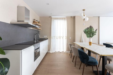 Apartamento de 2 dormitorios en venta en Esplugues de Llobregat, Barcelona, Cataluña, Spain № 6846 - foto 18