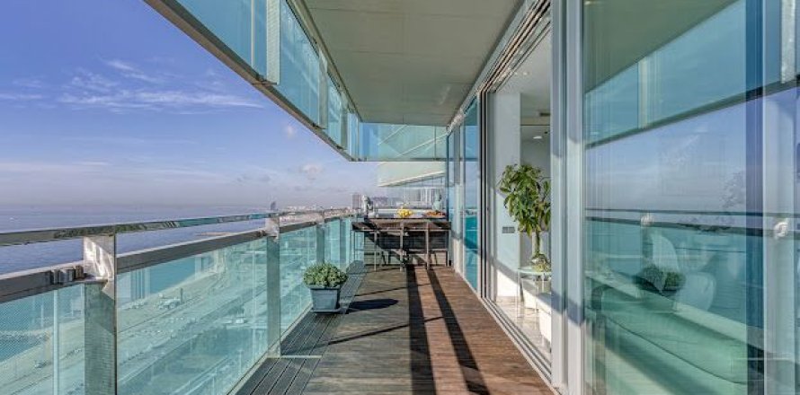 Apartamento de 3 dormitorios en venta en Barcelona, Cataluña, Spain № 1165