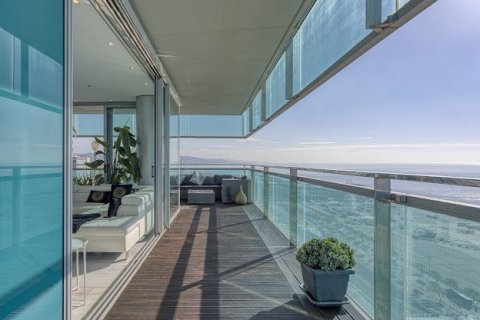 Apartamento de 3 dormitorios en venta en Barcelona, Cataluña, Spain № 1165 - foto 3