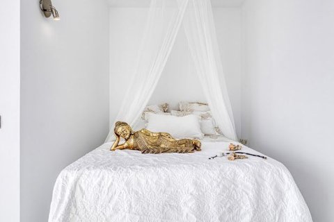 Apartamento de 3 dormitorios en venta en Barcelona, Cataluña, Spain № 1165 - foto 19