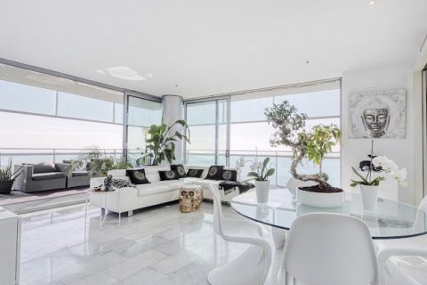 Apartamento de 3 dormitorios en venta en Barcelona, Cataluña, Spain № 1165 - foto 10