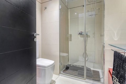 Apartamento de 3 dormitorios en venta en Barcelona, Cataluña, Spain № 1165 - foto 28