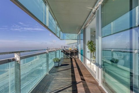 Apartamento de 3 dormitorios en venta en Barcelona, Cataluña, Spain № 1165 - foto 2