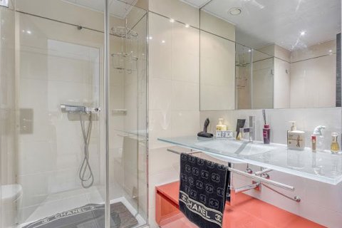 Apartamento de 3 dormitorios en venta en Barcelona, Cataluña, Spain № 1165 - foto 27