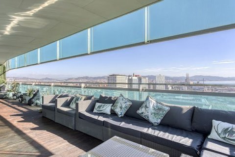 Apartamento de 3 dormitorios en venta en Barcelona, Cataluña, Spain № 1165 - foto 8