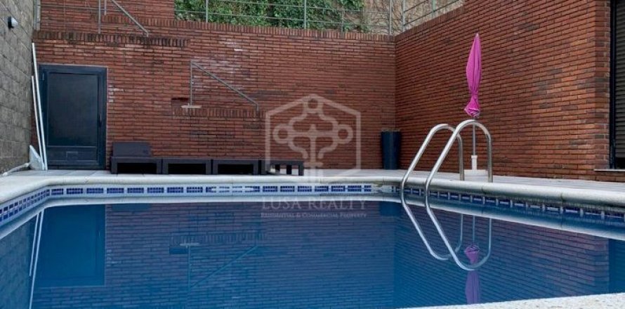 Вилла с 5 спальнями в Кастельдефельсе, Барселона, Каталония, Испания № 1025