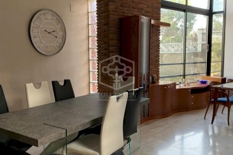 Купить виллу в Кастельдефельс, Испания с 5 спален, 332м², № 1025 - фото 6