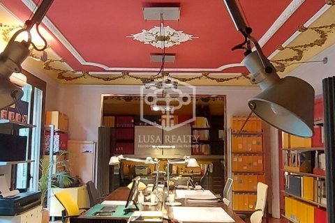 Купить квартиру в Барселона, Испания 125м², № 1029 - фото 3