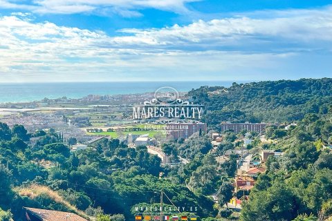 Villa de 4 dormitorios en venta en Santa Susanna, Barcelona, Cataluña, Spain № 1031 - foto 19