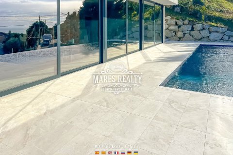 Villa de 4 dormitorios en venta en Santa Susanna, Barcelona, Cataluña, Spain № 1031 - foto 6