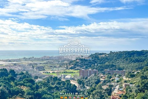 Villa de 4 dormitorios en venta en Santa Susanna, Barcelona, Cataluña, Spain № 1031 - foto 16