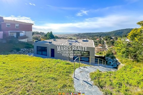 Villa de 4 dormitorios en venta en Santa Susanna, Barcelona, Cataluña, Spain № 1031 - foto 8