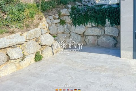 Villa de 4 dormitorios en venta en Santa Susanna, Barcelona, Cataluña, Spain № 1031 - foto 10