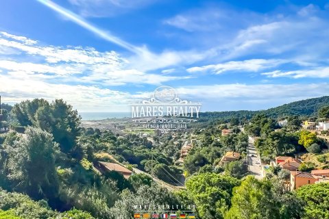 Villa de 4 dormitorios en venta en Santa Susanna, Barcelona, Cataluña, Spain № 1031 - foto 7