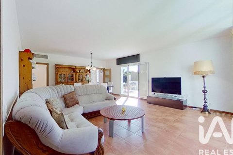 4 bedrooms house for sale in Roda de Berà, Tarragona, Catalonia, Spain № 4688 - photo 8