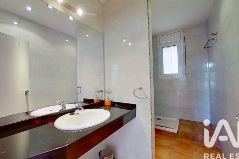 4 bedrooms house for sale in Roda de Berà, Tarragona, Catalonia, Spain № 4688 - photo 24