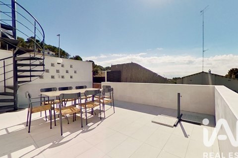 4 bedrooms house for sale in Roda de Berà, Tarragona, Catalonia, Spain № 4688 - photo 10