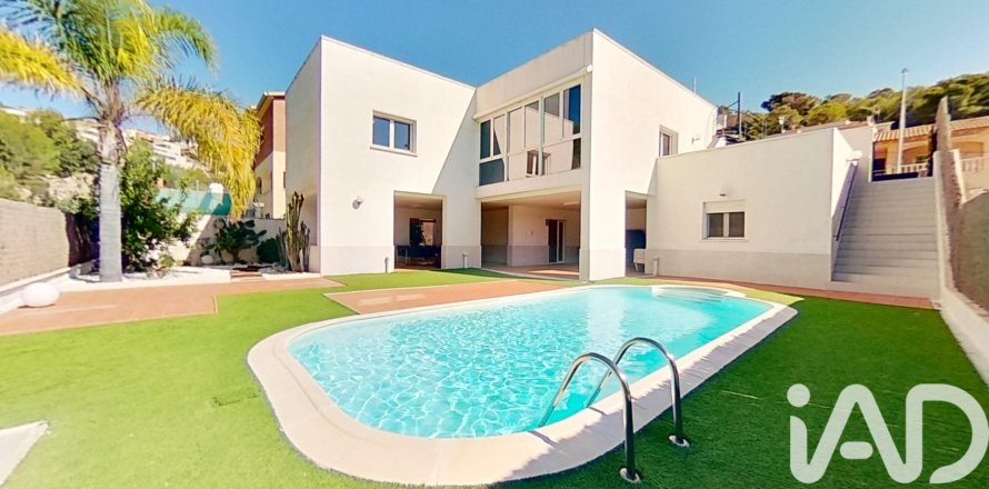 4 bedrooms house for sale in Roda de Berà, Tarragona, Catalonia, Spain № 4688