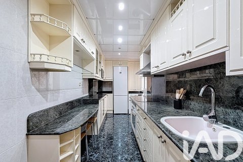 4 bedrooms apartment for sale in Barcelona, Catalonia, Spain № 4687 - photo 11