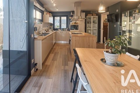 4 bedrooms house for sale in Sant Pol de Mar, Barcelona, Catalonia, Spain № 4689 - photo 17