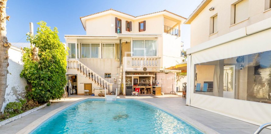 5 chambres villa à vendre à Castelldefels, Barcelona, Catalonia, Spain № 4098