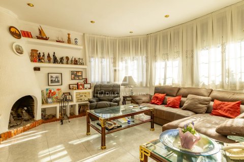 5 chambres villa à vendre à Castelldefels, Barcelona, Catalonia, Spain № 4098 - photo 4