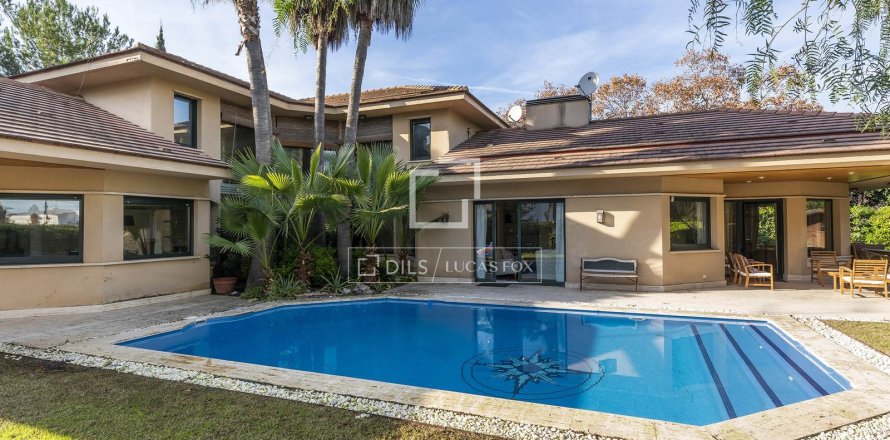 Villa de 6 dormitorios en venta en Sitges, Barcelona, Cataluña, Spain № 4096