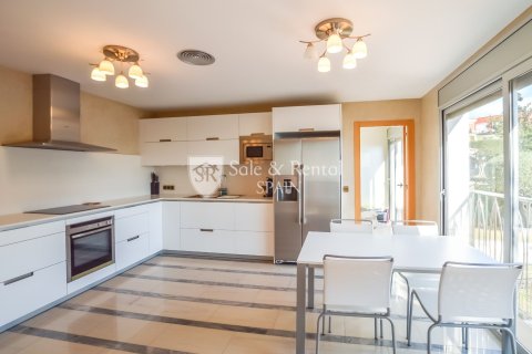 3 bedrooms house for sale in Lloret de Mar, Girona, Catalonia, Spain № 6744 - photo 11