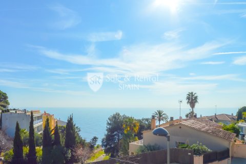 3 bedrooms house for sale in Lloret de Mar, Girona, Catalonia, Spain № 6744 - photo 18