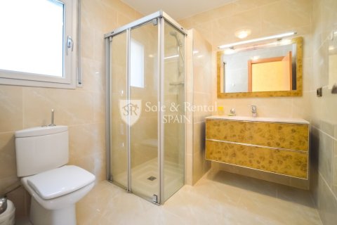 3 bedrooms house for sale in Lloret de Mar, Girona, Catalonia, Spain № 6744 - photo 23