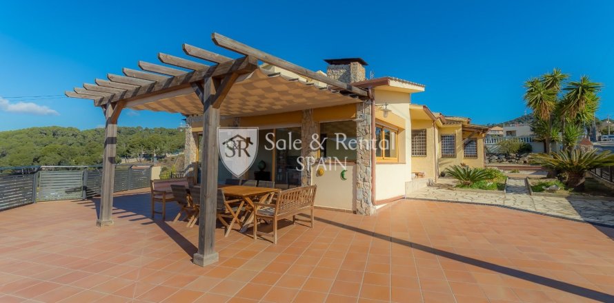 4 bedrooms house for sale in Santa Susanna, Barcelona, Catalonia, Spain № 6746