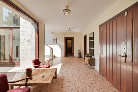 Купить виллу в Барселона, Испания с 6 спален, 654м², № 1276 - фото 4