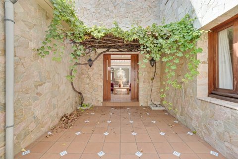 Купить виллу в Барселона, Испания с 6 спален, 654м², № 1276 - фото 2